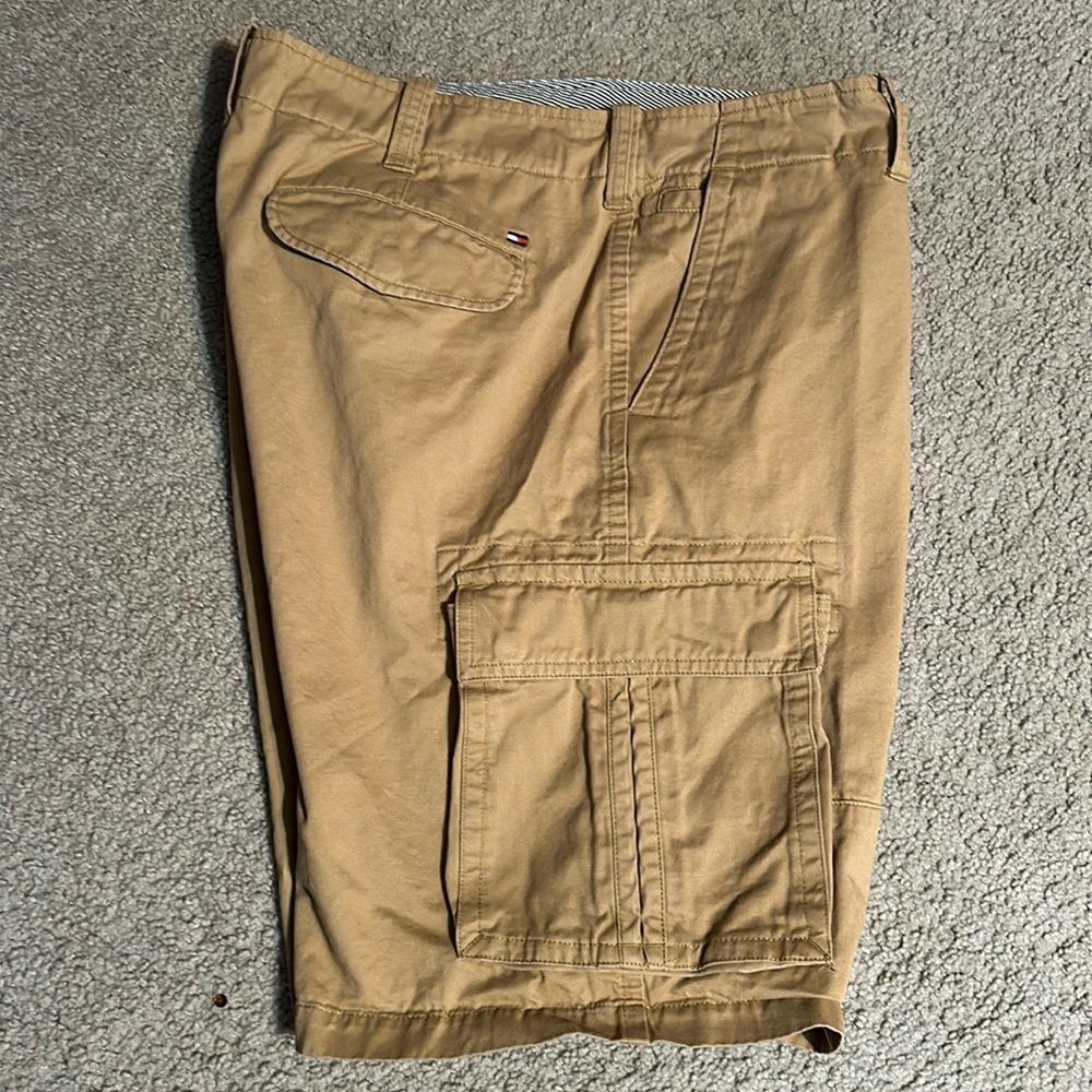 Tommy Hilfiger men’s cargo shorts. Size 36